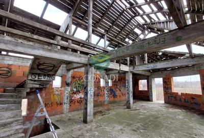 Vila la rosu cu 2000mp curte in comuna Cornetu - 6