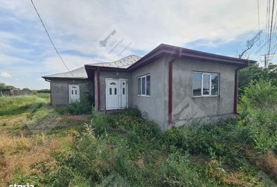 Casă cu 4 camere decomandat în Garoafa - 3