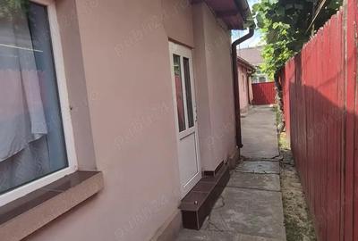 Casă cu 2 camere cu Teren 50 Mp în Gara