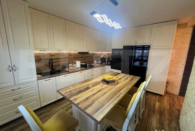 Apartament cu 4 camere decomandat, mobilat în Careiului - 2