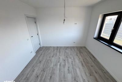 Casă cu 4 camere în Valea Ursului