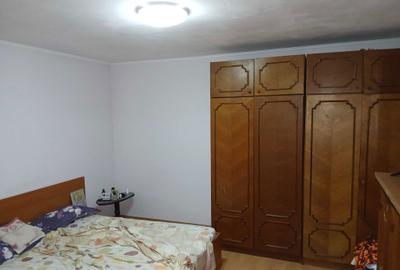 Casă cu 4 camere semidecomandat în Rahova - 2