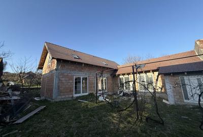 Casă cu 4 camere în Cisnădioara - 1