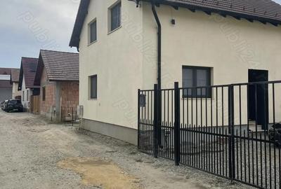 Casă cu 3 camere cu Teren 250 Mp în Central - 10