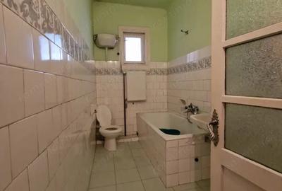 Apartament cu 3 camere decomandat în Traian - 1