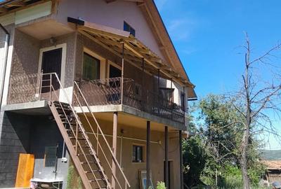 Casă cu 4 camere în Central - 1