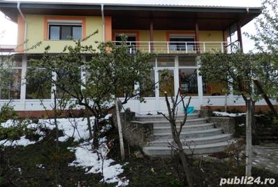 Casă cu 5 camere cu Teren 2000 Mp în Vișani - 3