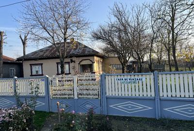 Casă cu 5 camere cu Teren 900 Mp în Ulmeni