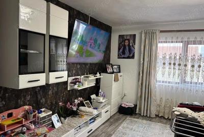 Casă cu 5 camere cu Teren 900 Mp în Cristian - 4