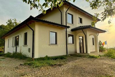 Spre Vanzare Casa P+E - 243 m2 in Bucium - Ia?i - 1