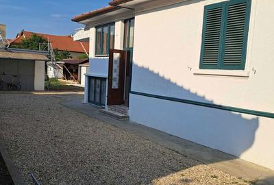 Casă cu 4 camere în Central - 2