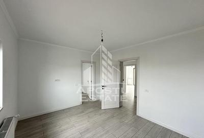 Casă cu 4 camere cu Teren 330 Mp în Dumbrăvița