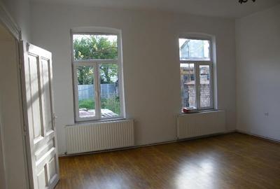 Casa pretabila locuinta sau birou, Central, Brasov