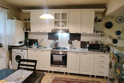 Casă cu 4 camere cu Teren 240 Mp în Florești