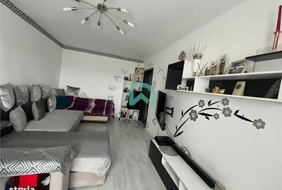 Apartament cu 3 camere decomandat, mobilat în Tractorul - 3
