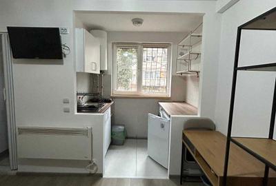 Garsonieră decomandată în Apărătorii Patriei