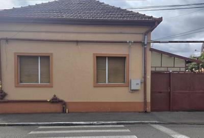 Casă cu 2 camere în Central - 1