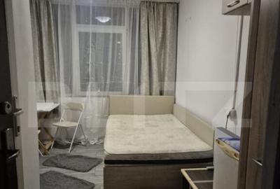 Camera de inchiriat, cu baie eleganta si mica chicineta, zon - 5