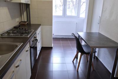 Apartament cu 2 camere decomandat în Complex Studențesc