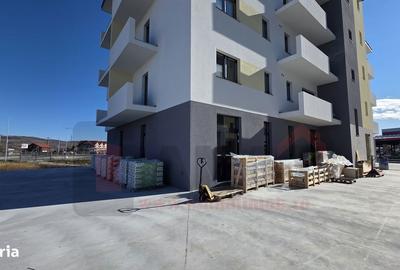Spațiu comercial, de 49 mp, în Central - 8