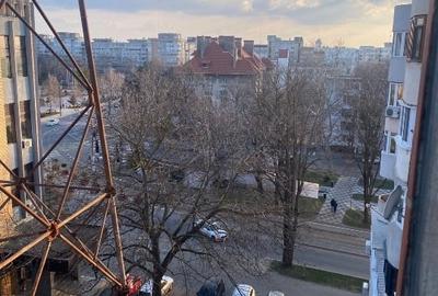 Garsonieră decomandată în Central - 1