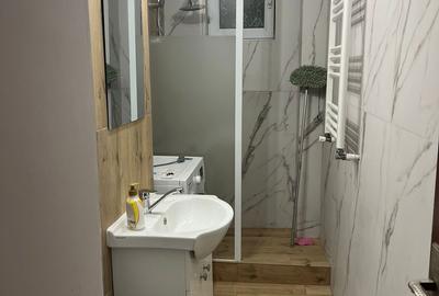 Apartament cu 2 camere semidecomandat în Casa de Cultură