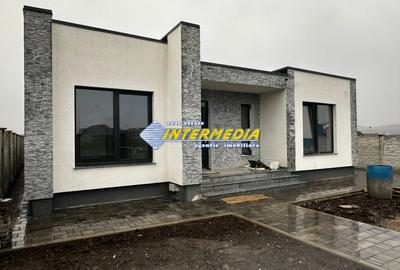 Casă individuală cu 4 camere cu Canalizare în Nord-Vest - 7