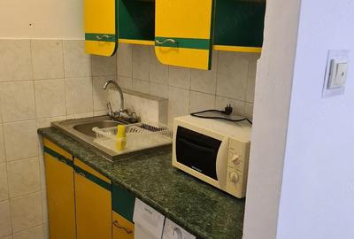 Garsonieră decomandată în CET - 5