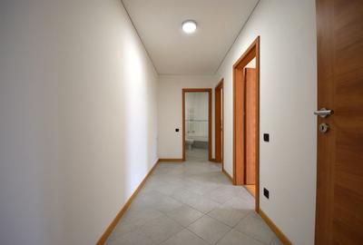 De inchiriat spatiu in cladire de birouri - 89 mp - zona Centrala - 9