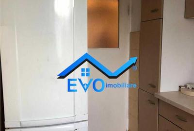 Apartament 3 camere, semidecomandat, pod depozitare, zona Al - 5