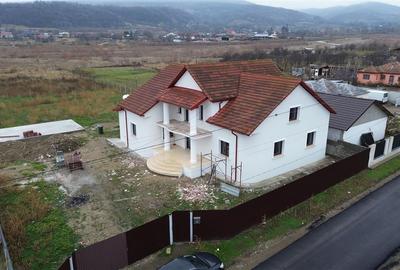 Vila deosebita Parter + Mansarda de vanzare in Odobesti - 3