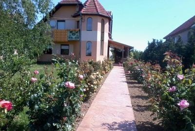 Casă cu 4 camere în Exterior Vest