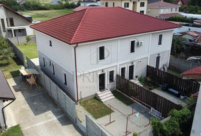 Casă cu 3 camere cu Canalizare în Ghiroda - 1