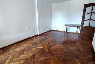 Apartament cu 3 camere decomandat în Capitale - 3