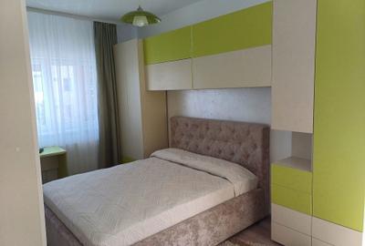 Apartament cu 2 camere decomandat în Tractorul - 4