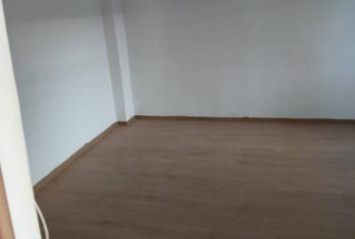 Casă cu 4 camere cu Teren 300 Mp în Central - 1