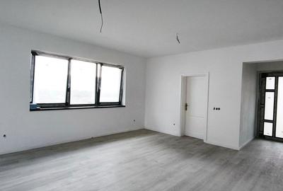 Casă cu 4 camere în Corunca - 2