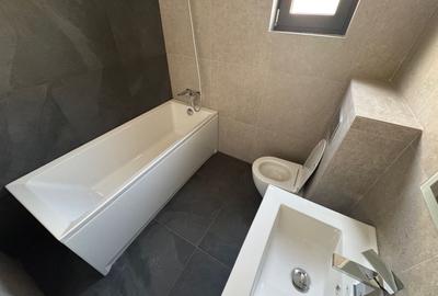 Casă individuală cu 4 camere cu Canalizare în Tunari