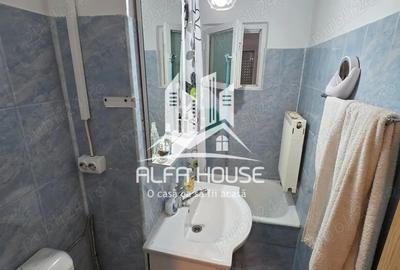 Garsoniera de vanzare , zona Moroasa ! - 2