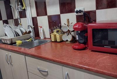 Vand apartament cu 3 camere complet renovat,recompartimentat ?i utilat. Vand apartament cu 3 camere complet renovat,recompartimentat ?i utilat. - 3