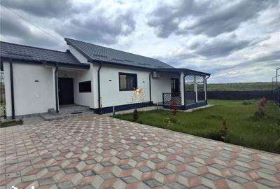 Casă cu 4 camere cu Teren 600 Mp în Bucium - 2