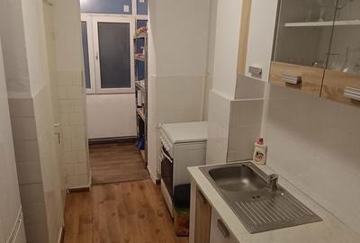 Apartament cu 3 camere decomandat în Cornișa - 2