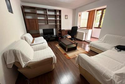 Titan, 3 minute metrou - 1