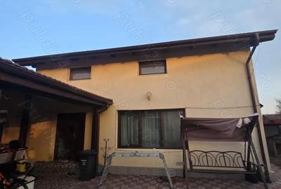 Casă cu Teren 1176 Mp în Central - 2