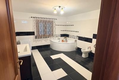 Casă cu 4 camere cu Teren 1326 Mp în Mera - 7