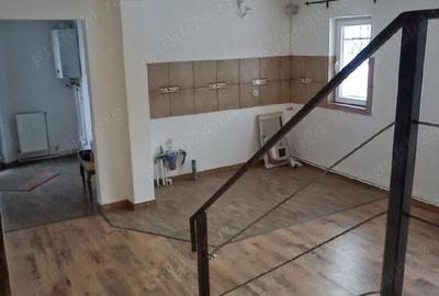 Casă cu Teren 100 Mp în Central - 7