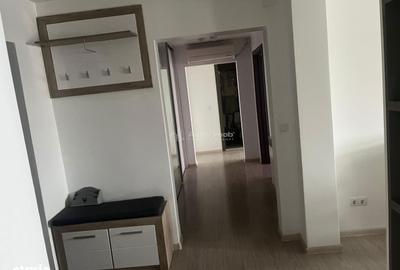 Apartament cu 3 camere în Micro 6 - 3