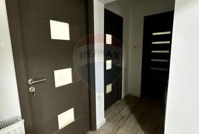 Apartament cu 3 camere decomandat în Săsar - 11