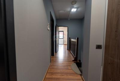 Casa tip duplex de vanzare in Cristian - 4 camere - 11