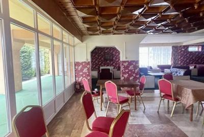 Spațiu comercial, de 1,217 mp, în Central - 18